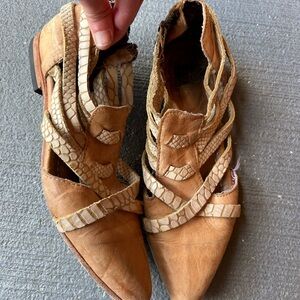 freebird Tan & Cream Pointed-Toe Strappy Flats